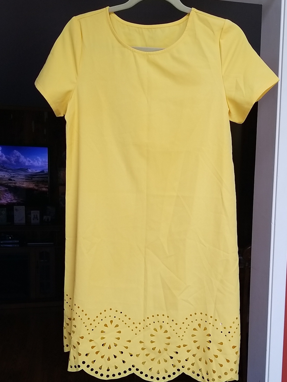 Yellow Eyelet Hem Short Sleeve Summer Dress - Size Medium